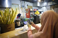 Pengguna QRIS Capai...