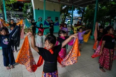 Pelatihan Tari Tradisional,...