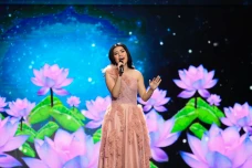 Vanessa Zee Tampil Meriahkan...
