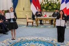 Disaksikan Prabowo dan...