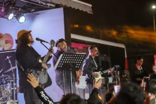 Menutup Akhir Pekan...