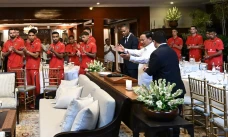 Presiden Prabowo Sambut...