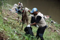 Aksi Bersih Ciliwung:...