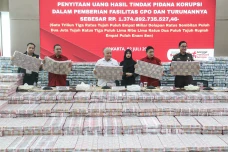 Penampakan Uang Rp 1,3...