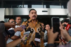 Klarifikasi ke KPK,...