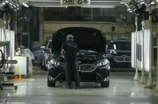BMW Tingkatkan Produksi...