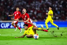 Bermain Imbang, Timnas...
