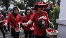 Aksi Tabur Bunga Kudatuli...