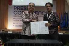 Berikan Kesempatan Mahasiswa...