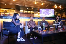 Touchbase Bareng DPR:...