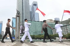 Pengibaran Bendera di...
