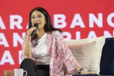 Woman Leadership ala...