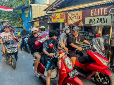 Massa Kepung Rumah Ahmad...