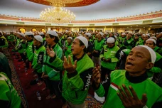 Doa Bersama Pengemudi...