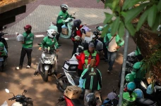 Demo Tuntut Copot Kapolda...