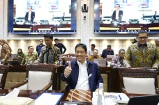 Menkeu Purbaya di Hadapan...