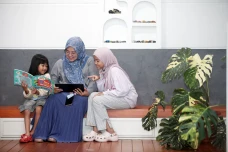 Menabur Benih Pengetahuan,...