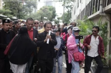 Roy Suryo, Rismon Sianipar,...
