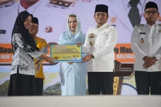 Program Gratispol Gubernur...
