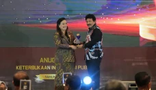 Kepala BPIP Terima Penghargaan...