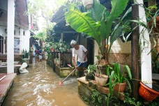 Hujan Lebat Sebabkan...