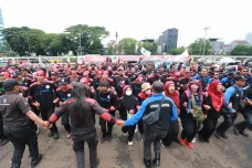 Aksi Buruh di Gedung...