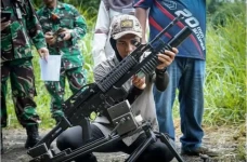 PT Pindad dan PT PAL...
