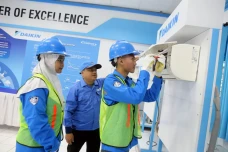 DAIKIN Perkuat Layanan...
