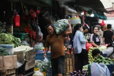 Pengamat Ekonomi : Kenaikan...