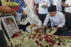 Potret Pemakaman Mantan...