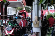 Pemerintah Pastikan...