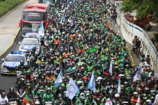 Konvoi Buruh dan Ojol...