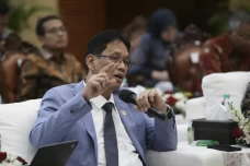 Kemenkeu Laporkan Defisit...