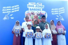 TIKI dan JNE Berbagi...