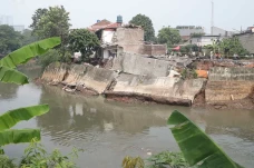 Longsor di Bendungan...