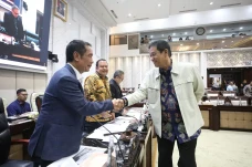 Komisi XI DPR Gelar...