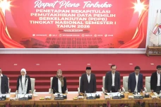 Rapat Pleno KPU Tetapkan...