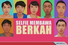Jual Foto Selfie di...