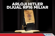 Arloji Emas Milik Adolf...