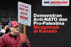 Demonstran Anti-NATO...