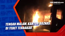 Tengah Malam, Kantor...