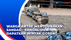 Warga Antre Menggunakan...