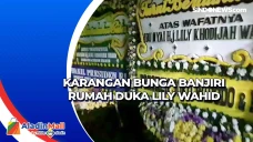 Karangan Bunga Banjiri...