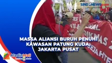 Massa Aliansi Buruh...