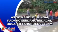 Asyik Mandi di Sungai...
