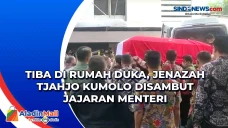 Tiba di Rumah Duka,...