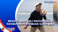 Menkeu Main Voli Pantai...