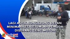 Lagi Asyik Nongkrong...