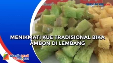 Menikmati Kue Tradisional...