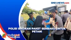 Polisi Bagikan Paket...